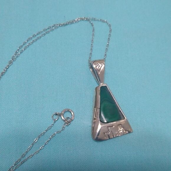 Signed Tom Kill, Malachite Native American Pendant/ silver necklace - Picture 1 of 8